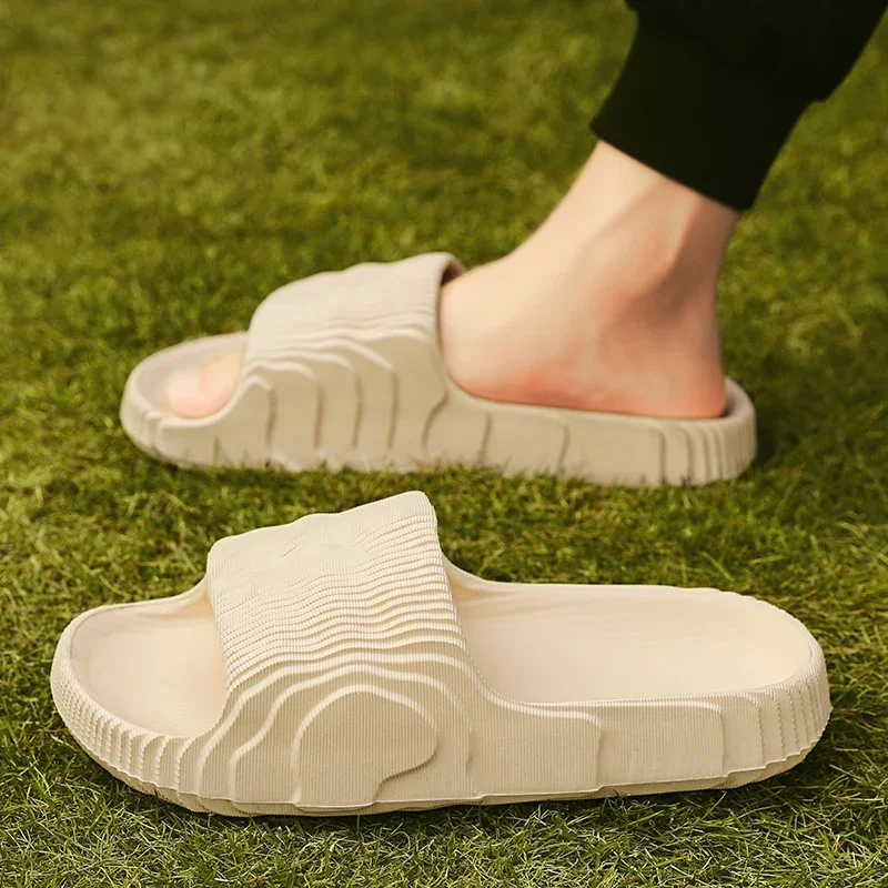 Men's Original Slippers Summer Home Living Room Comfortable Walk Around House Slides Breathable Sandals Flip Flops Non Slip Sole Indoor Relaxation Casual Wear
