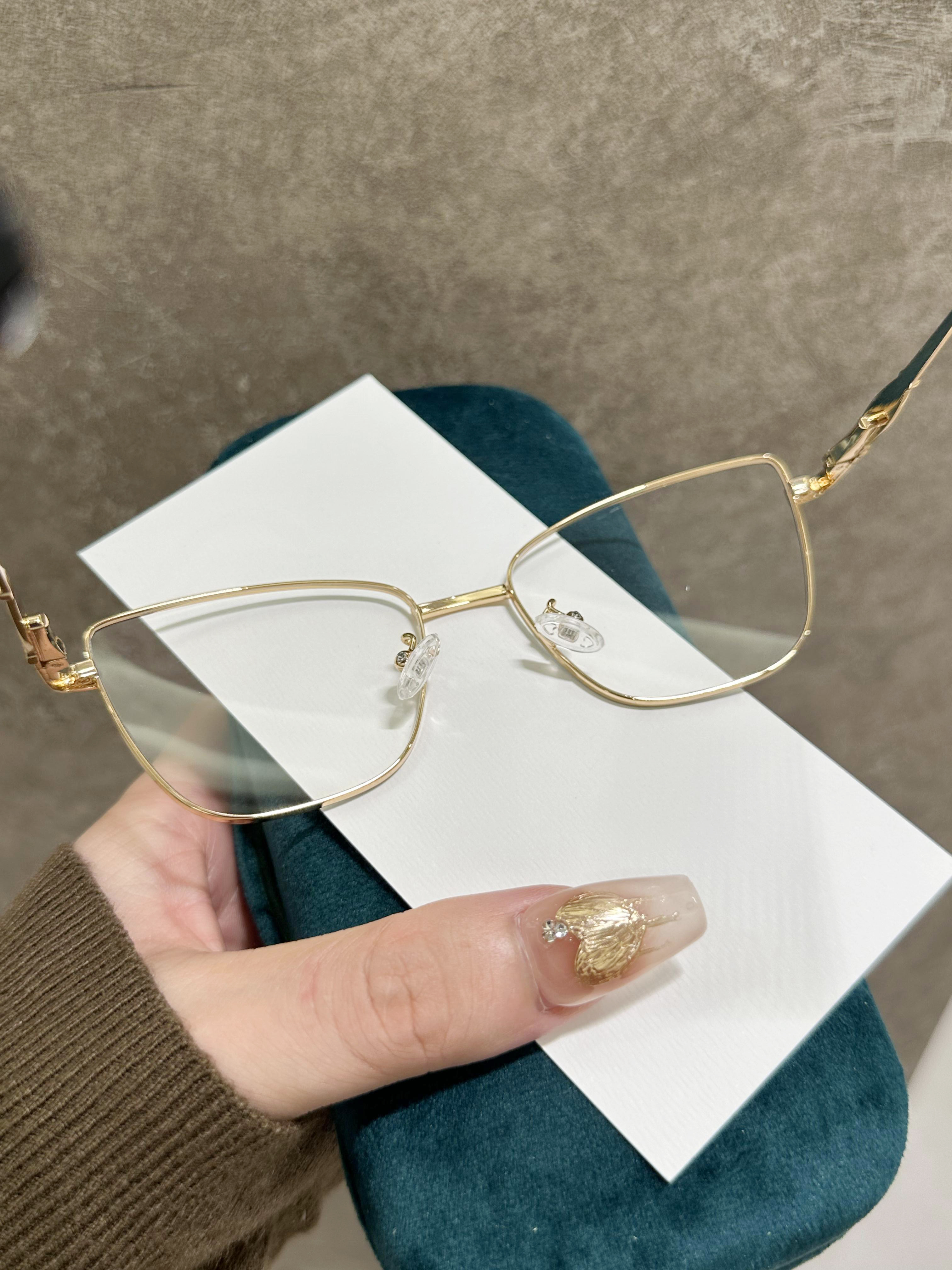 New ultra-lightweight, trendy, natural-looking, lazy-style eyeglass frames G95-292