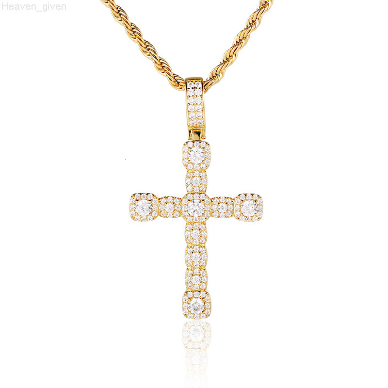 Hot Sale High Quality Fashion Luxury Iced Out Moissanite/Zircon Cross Pendant for Necklaces