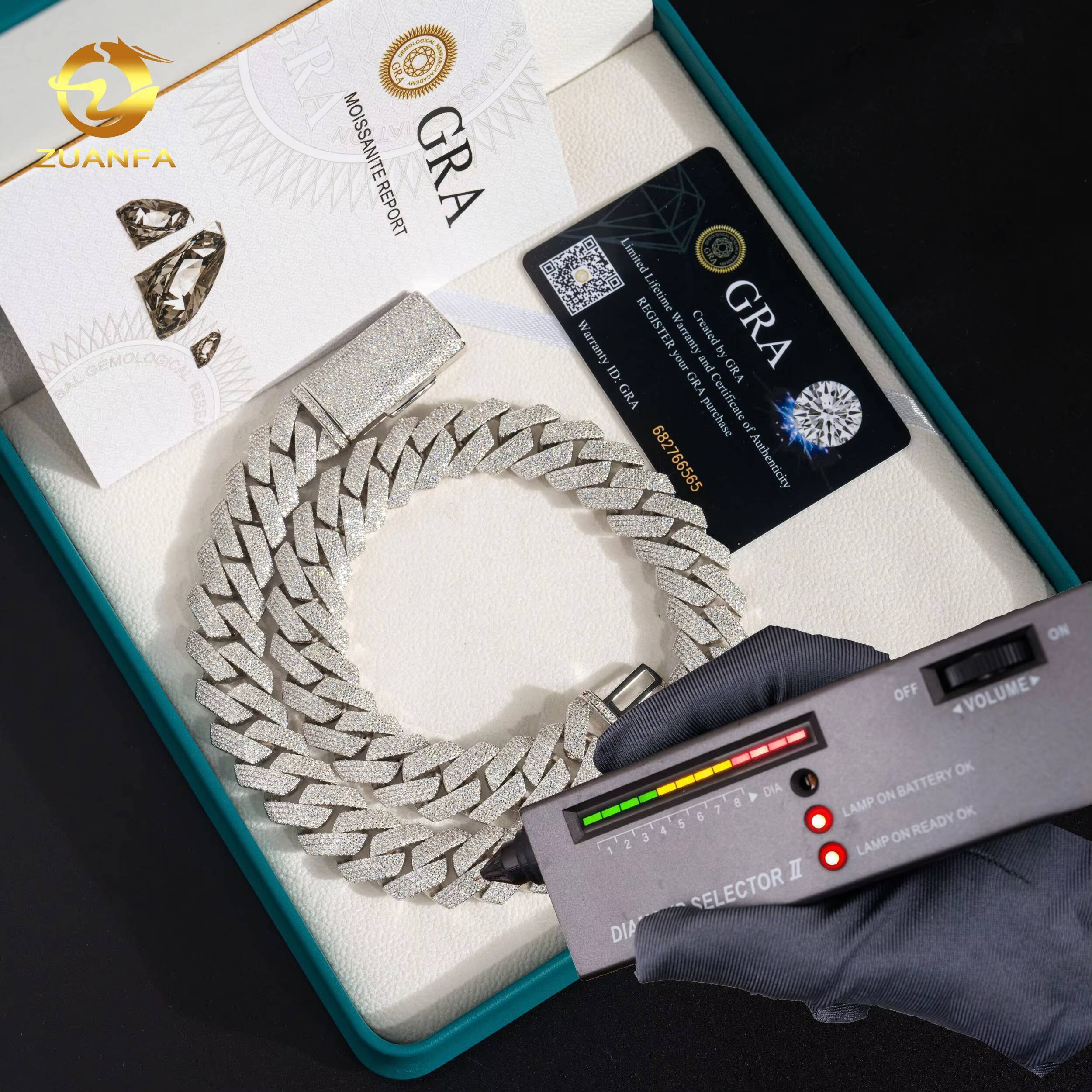 Iced Out Jewelry VVS Diamonds Custom Necklace Hip Hop 925 Silver Cuban Link Chain Moissanite