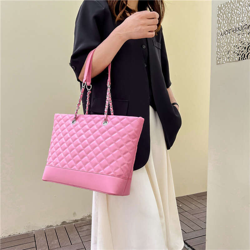 Large Capacity Quilted for Women Summer 2025 New Versatile Fashion Chain Shoulder Designer Bags Handheld Shopping Tote Bag