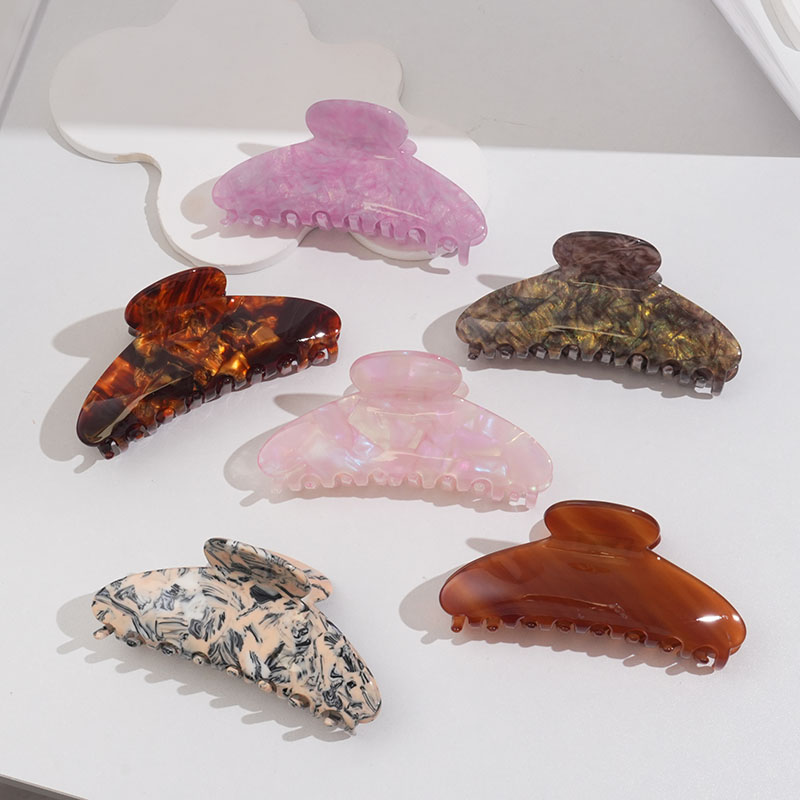 Korean-style checkered acetic acid hairpin with large, gradient striped design and shark-shaped clip