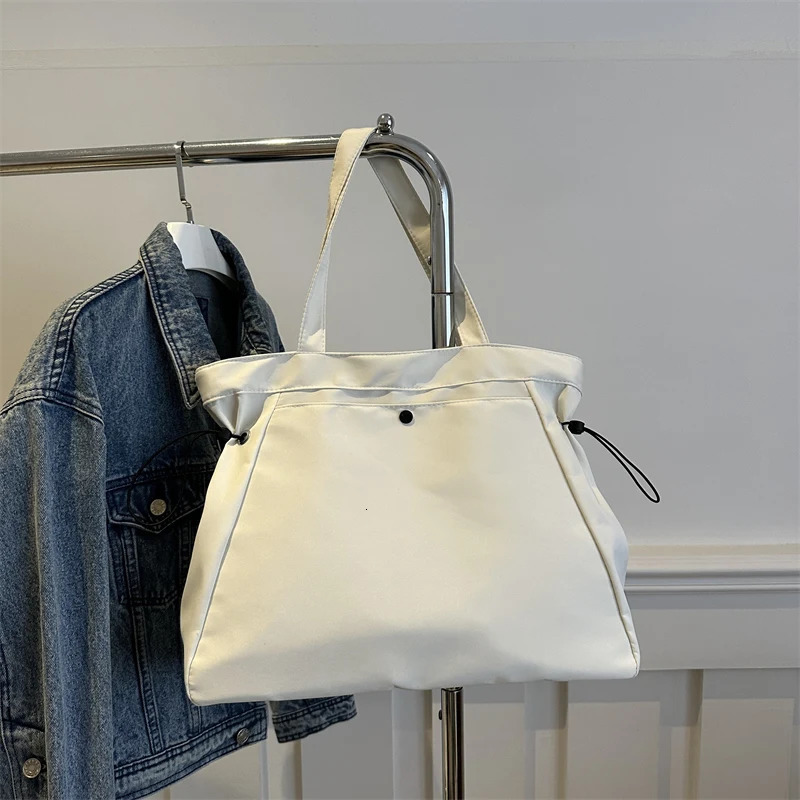 Large Capaci Womens oulder Bag 2024 Sle Simple Faionable Handbag Tote Bag op Bag Trendy Casual Bag 250814