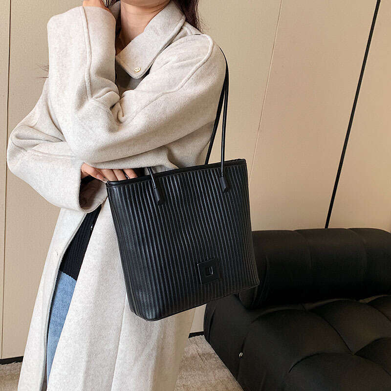 Designer Bags Minimalist Bucket Tote Large Capacity 2025 New Fashion Texture Shoulder Versatile Women's Bag