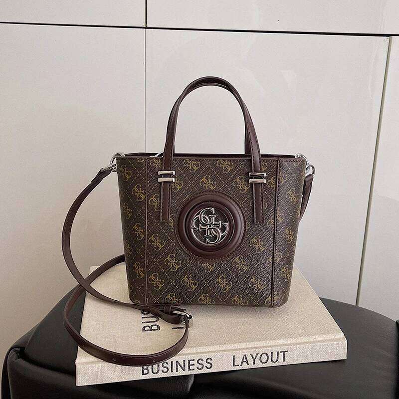 Designer Luxury Fashionable Trendy Shopper Handbag Women Large Capacity For Business With Vintage Paris Design Letter
