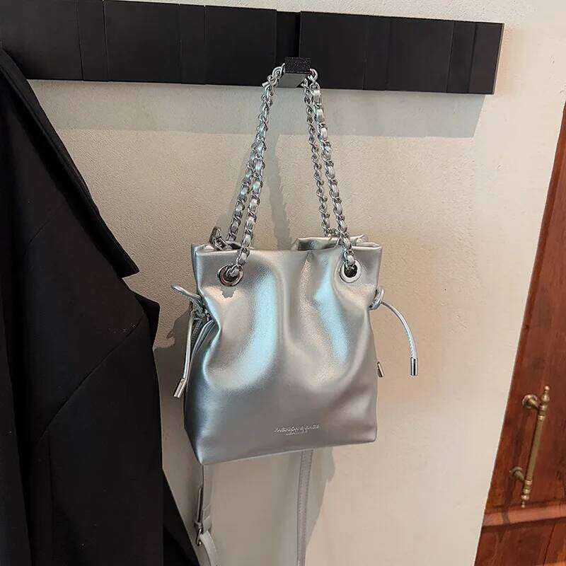 Hot Selling Bucket Women, Drawstring Design Chain Bag, High-End Messenger Shoulder Bag Internet Celebrity Commuter Model Designer Bags