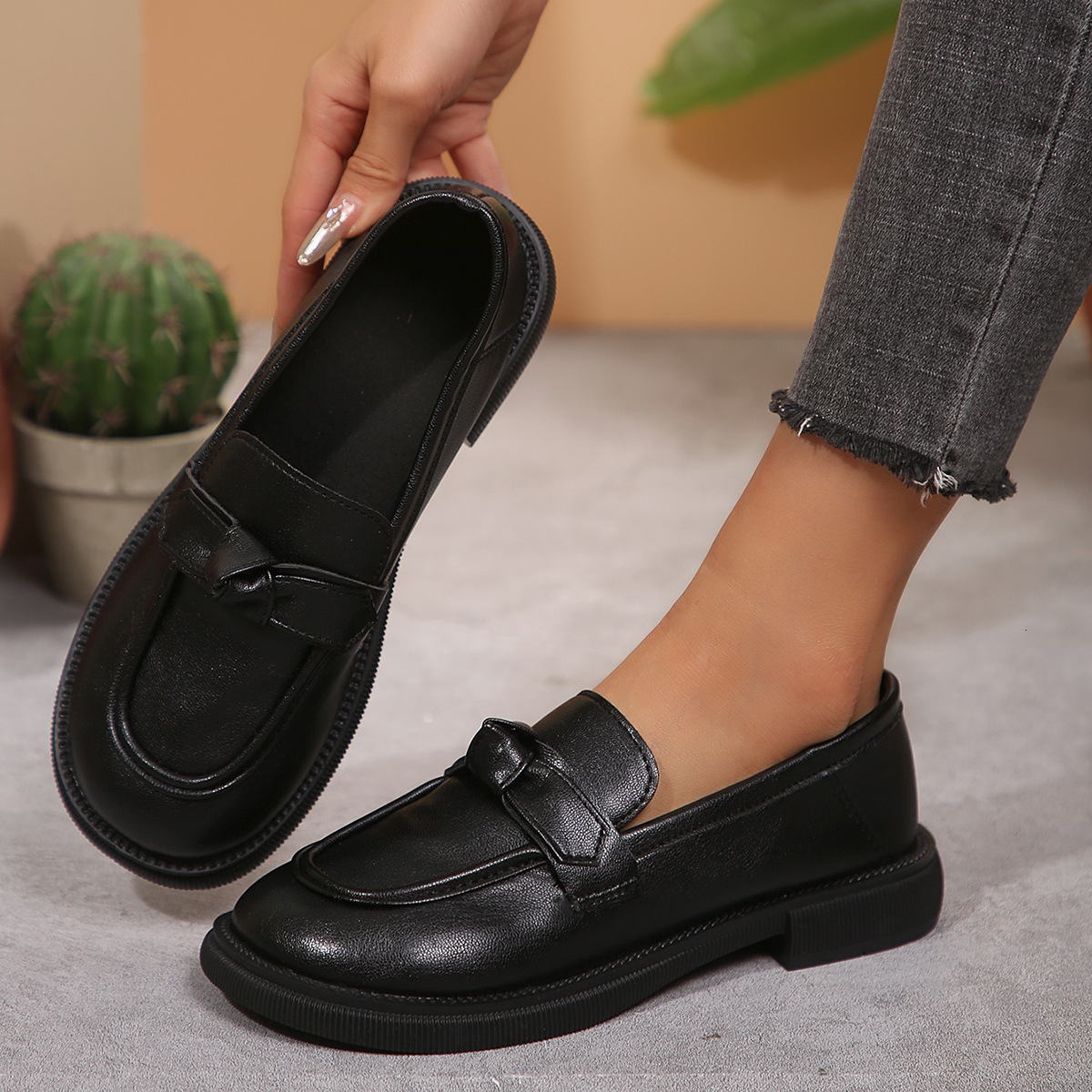 2025 New Soft Sole Versatile Flat Loafers Casual British Style Spring Leather Women's Shoes ddmymoon