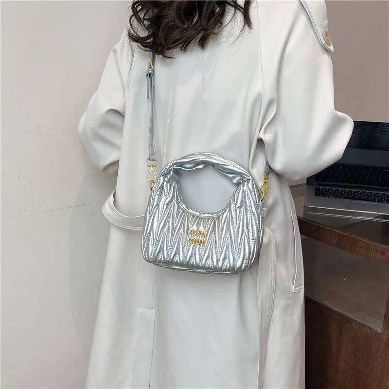 High-End Designer Pleated Crescent Women's New Fashion Western Style Shoulder All-Match Casual Messenger Hand Bag