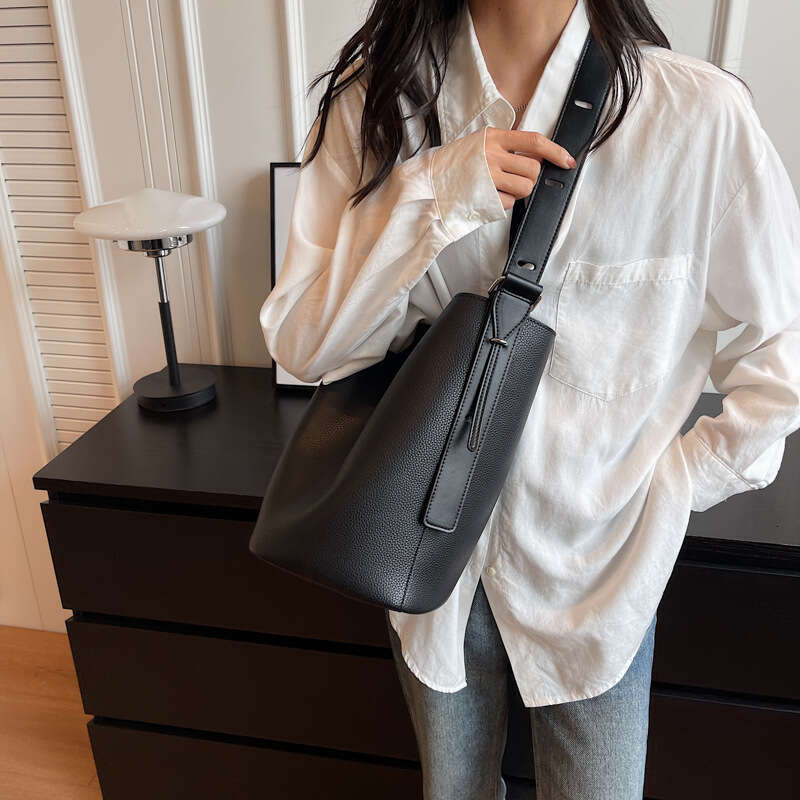 Large Capacity for Women 2025 New Fashion Niche Design Single Shoulder Crossbody Trendy Mother-Daughter Bucket Bag This Year