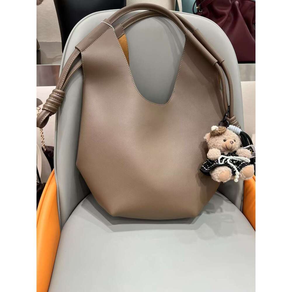 Designer Bag Tote Bag Shoulder Bag Early Autumn New Simple Versatile Large Capacity Tote Korean Version Niche Light Luxury Trend Commuting Handheld Sh