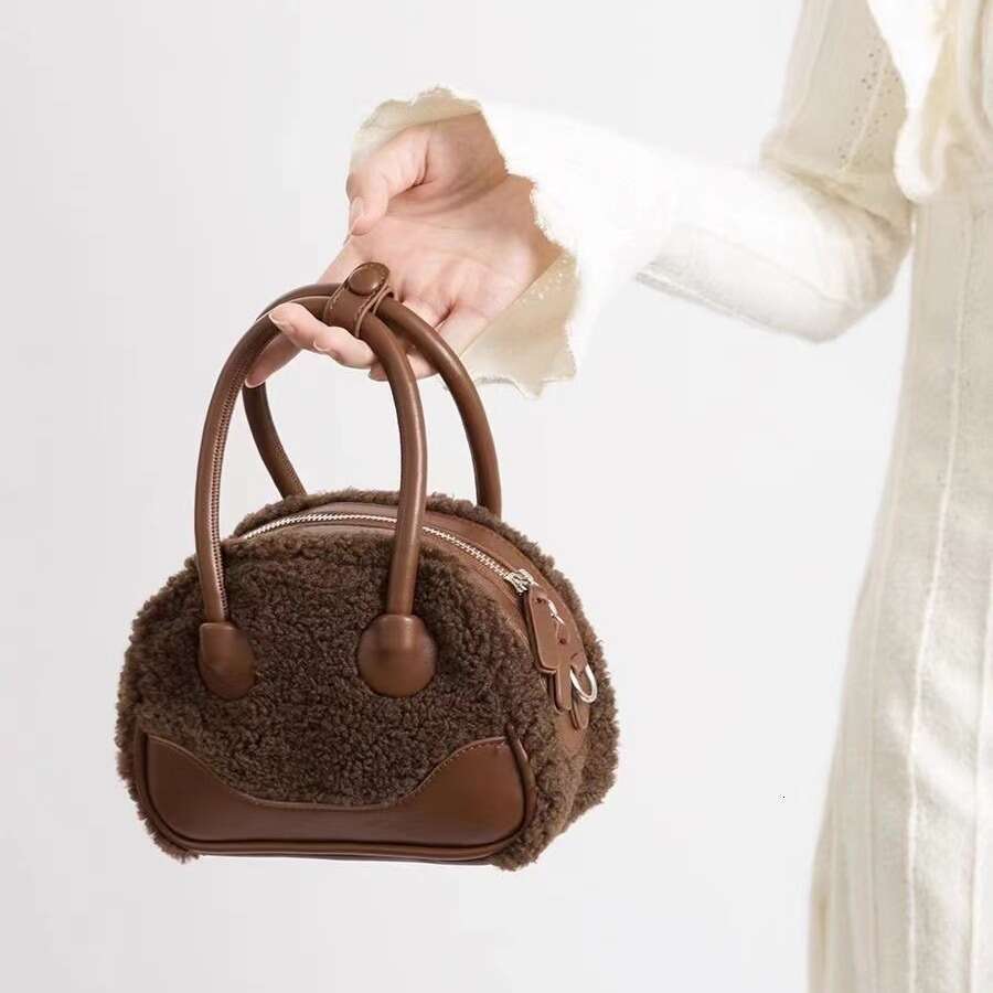 Autumn/Winter Handbag designer bag Plush crossbody bag Smiling face bag Teddy fur bag New High Beauty Women's Fashion Backpack