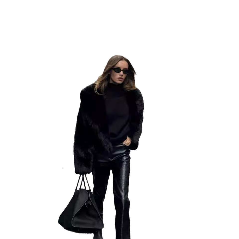 New Street Fashion Short Fox Fur Coat Women Autumn Winter Thick Fluffy Faux Fur Coat High Quality Brand Plush Women's Jacket