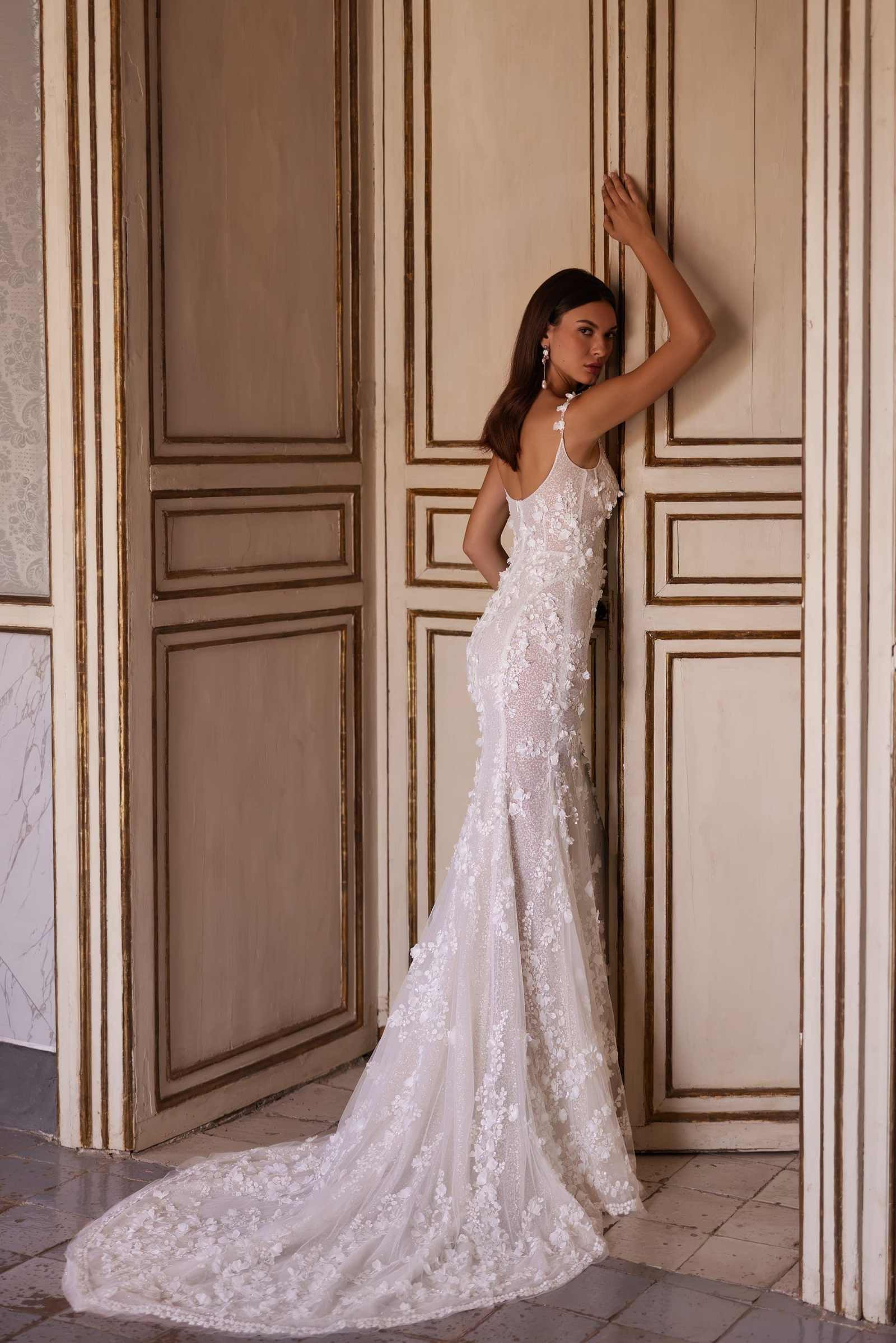 Sexy Floral Appliques Wedding Dress Elegant Spaghetti Straps Lace Mermaid Bride Dresses Customized Sleeveless Bridal Gown