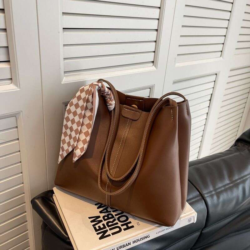 2024 New Single Shoulder Large Capacity Mother and Child Women's Trendy PU Leather Urban Minimalist Tote Bag