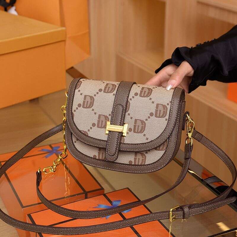 Light High end Feeling 2023 New Fashionable and niche Design Underarm Shoulder Versatile Western style Women's