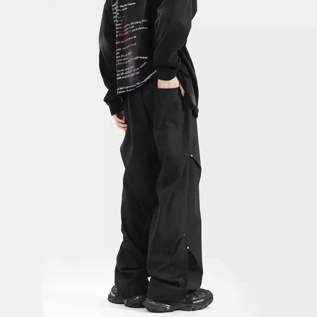 Trendy Black Cropped Studded Mens Pants Loose Fit Sensible Straight Leg Cargo Casual Trousers High Quality Durable Material W250819
