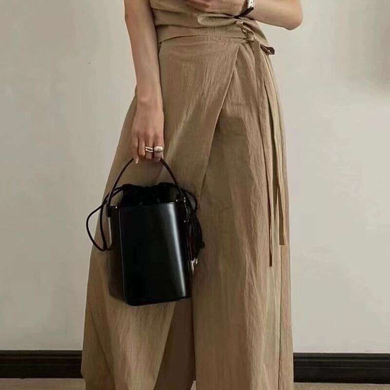 Autumn and winter new niche bucket shoulder strap diagonal cross light high-end design sense women's baozi mother