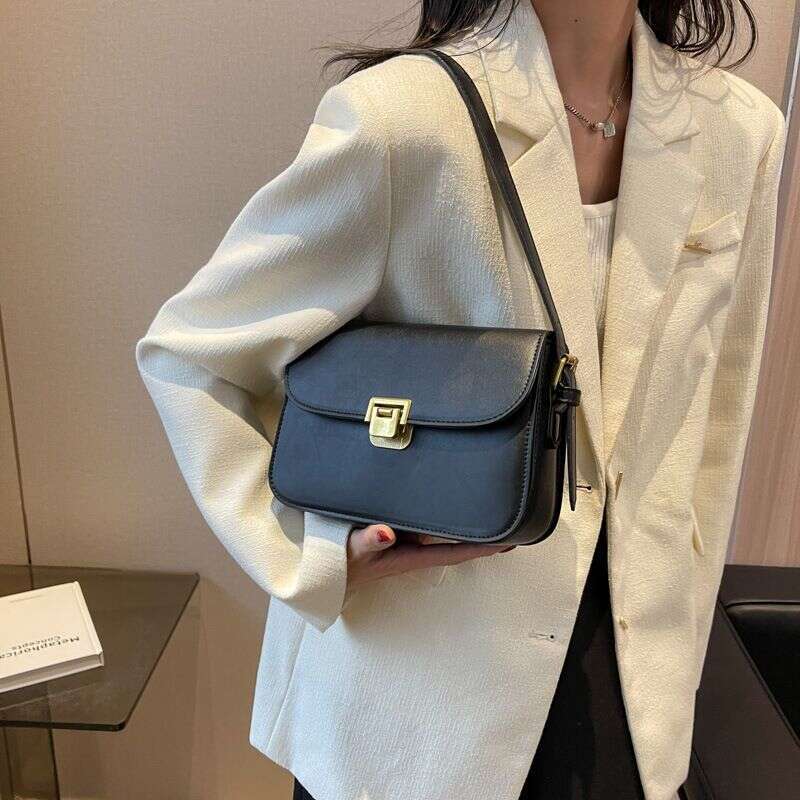 High-end Women's 2023 New Spring Fashion Simple Retro Shoulder Bag All-match explosive crossbody small square bag