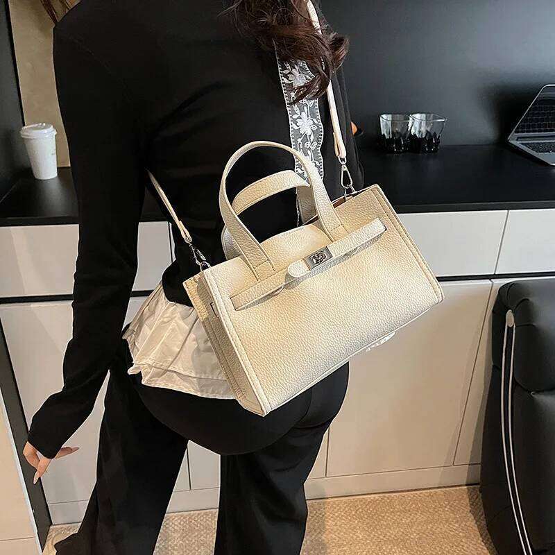 Lightweight Crossbody Bag Chic Shoulder Purse Trendy Sling For Day To Night Casual Office