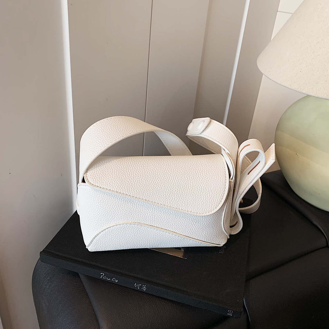 Free shipping designer Versatile Fashion Single Shoulder Bag 2025 New Women Bag Large Capacity Casual Simple Underarm Bag Commuter Bag Crossbody Tote 