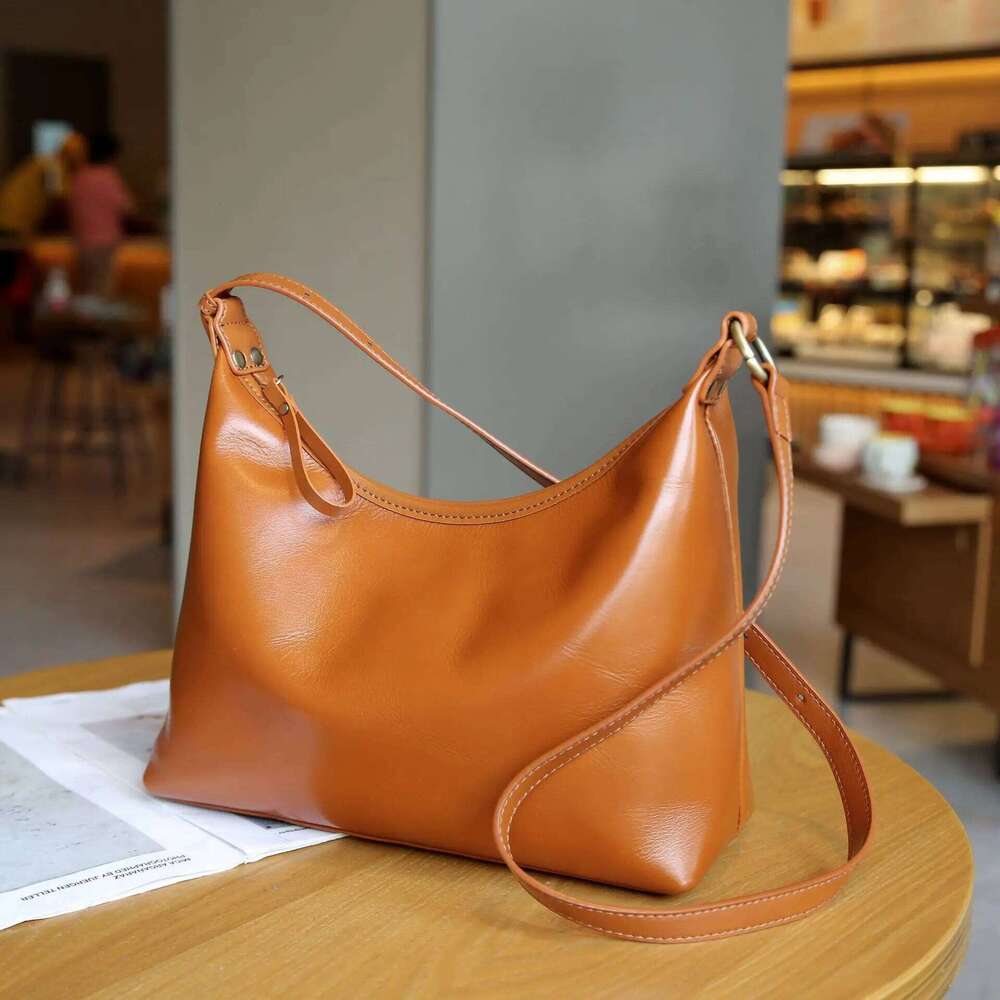 Layer Cowhide Single Shoulder Crossbody Simple Women S Zipper Dumpling Shell Designer Bag