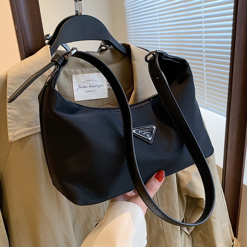 Free shipping Designer bag, a new fashion and casual shoulder bag for women in 2025, versatile dumpling bag and shoulder bag