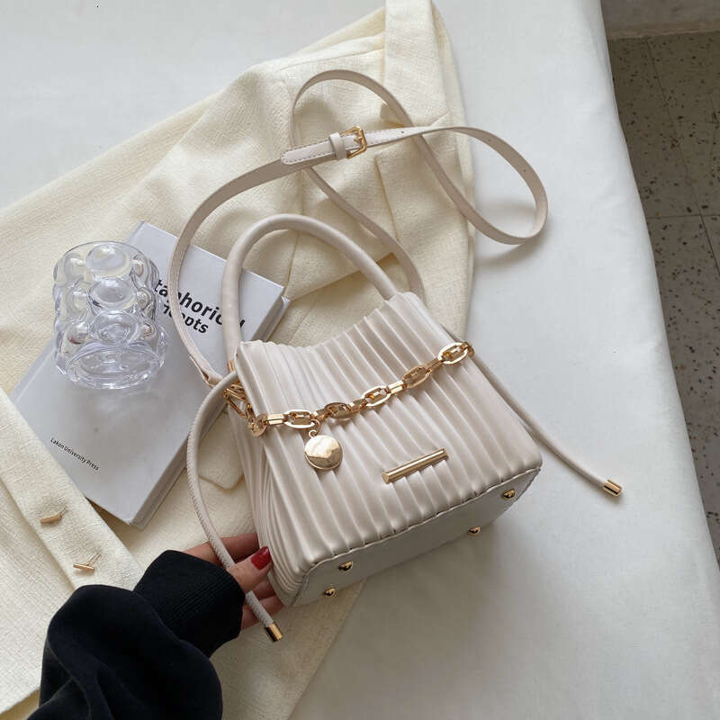 Handheld Pleated for Women Designer Summer 2025 New Trendy Fashion Niche Bags Bucket Versatile Ins Style Single Shoulder Crossbody Bag