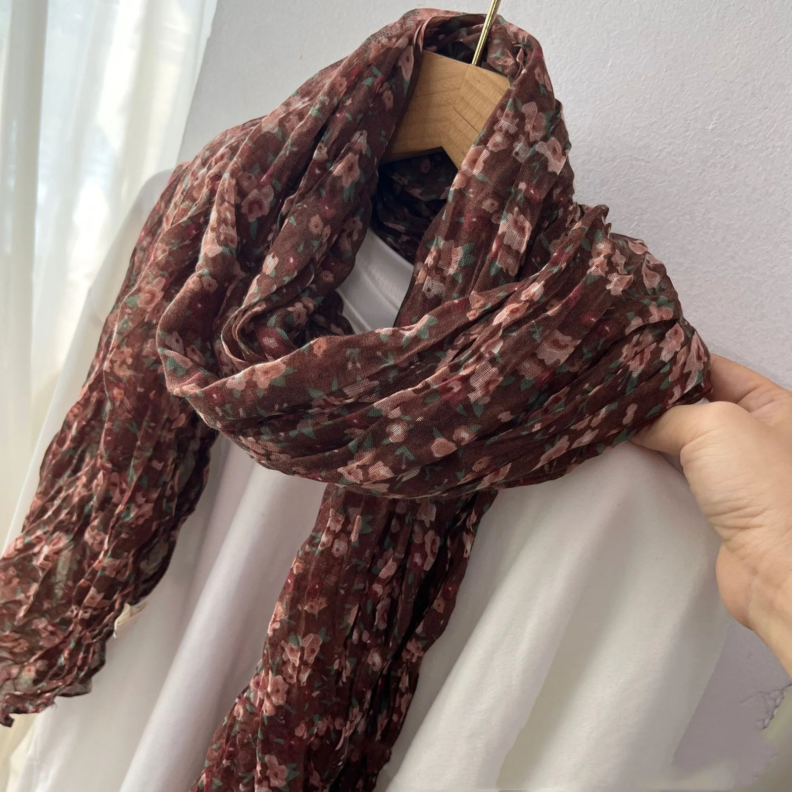 Retro Literary Cotton and Linen Pleated Thin Versatile Shawl Small Floral Scarf Gauze Japanese Men and Women 250818