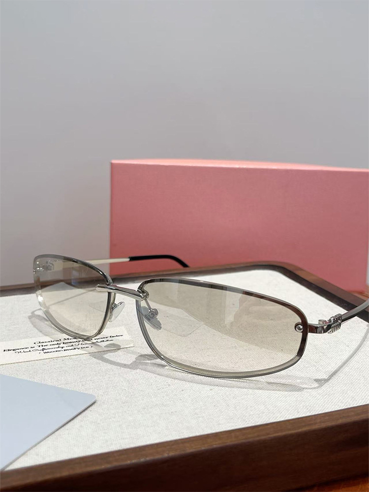 Designer Sunglasses Free Shipping 2025 New Fashionable Commuting Box Light Luxury Sunglasses Premium Texture Sunglasses UV Protection for mens womens