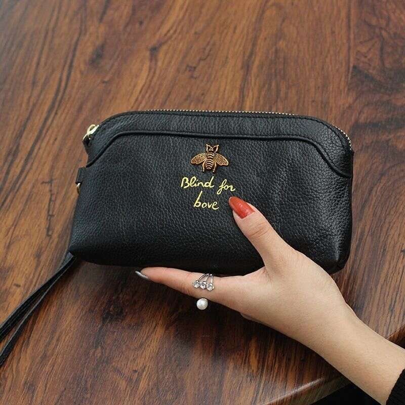 2023 European and American Exquisite Bee Hardware Leather Casual Large Capacity Hand Wallet Ladies Clutch Bag