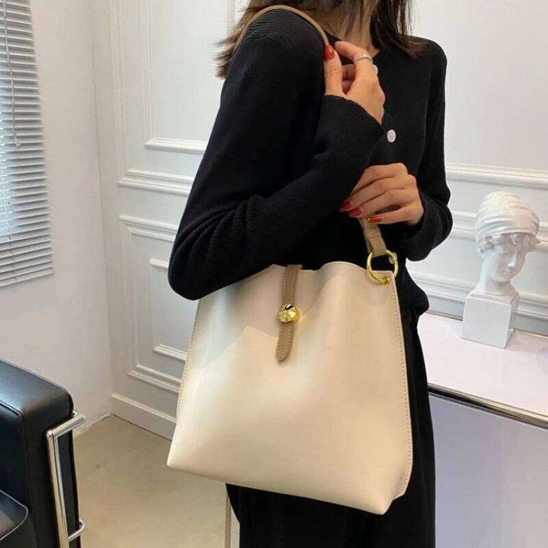 New Leather Magnetic Buckle PU Crossbody Single shoulder Bag Fashion Messenger Tote Package bag