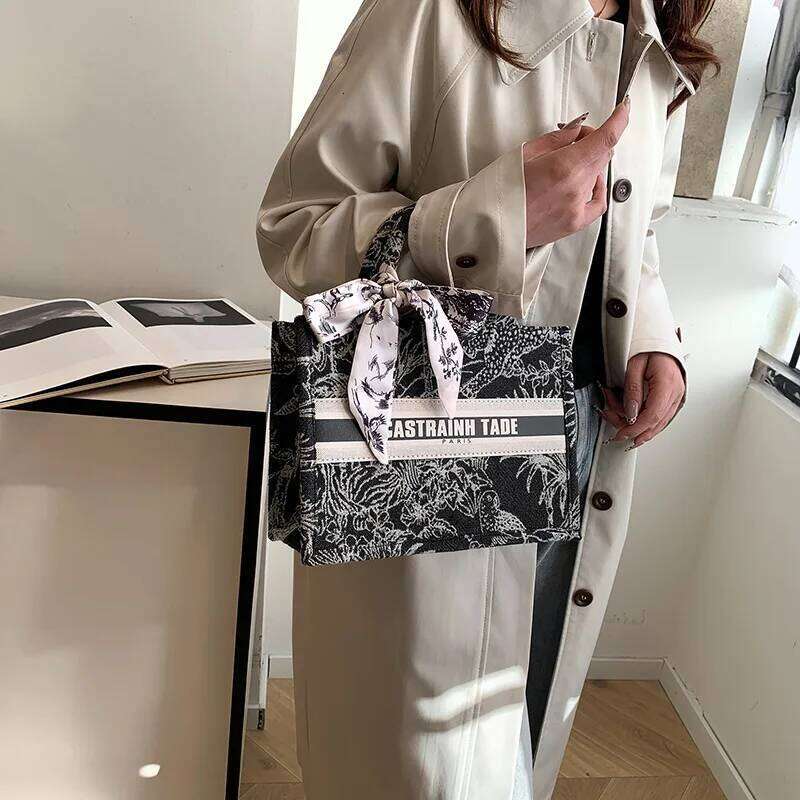 2025New Women's High End Fashionable Large Capacity Printed Handheld Tote Small - Batch Versatile Underarm Commuting Bag