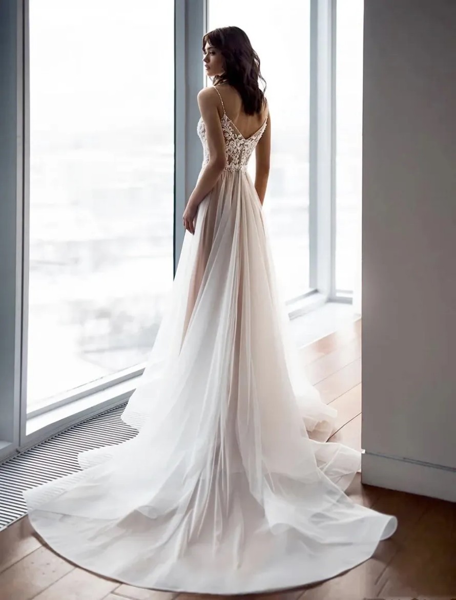 Sexy Spaghetti Straps Wedding Dresses Tulle Applique Bohemian Wedding Gown abiti da sposa Customized Bridal Dress