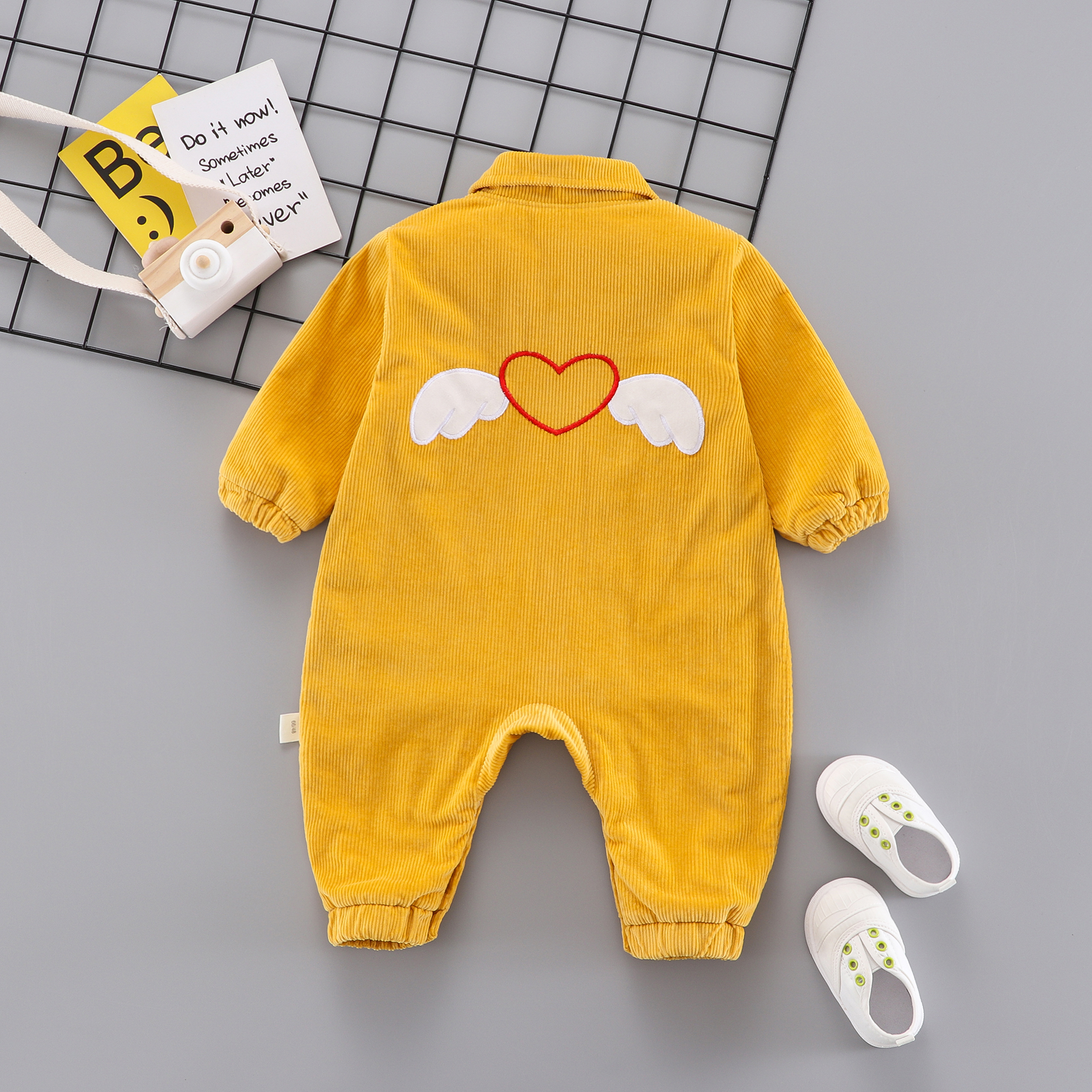 Double layered spring and autumn cartoon jumpsuit baby clothes for male and female babies, wearing khaki clothes, corduroy long sleeved crawling cloth