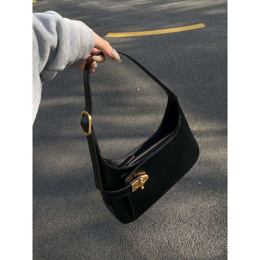 Internet Celebrity Hot Style High-end One-shoulder Armpit Bag Commuting Simple all-match casual handbag retro office worker bag