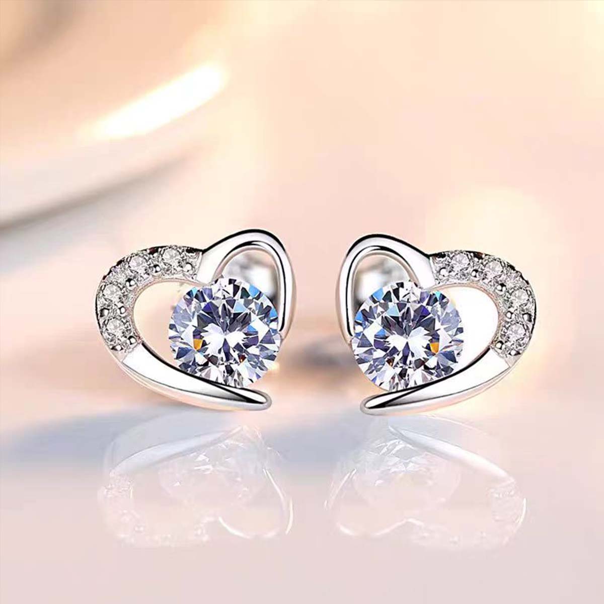 MT Fashion Moissanite Heart-Shaped Stud Earrings for Women, Round Brilliant Cut 1 Carat * 2 PCS High-Quality Moissanite 925 Sterling Silver Hypoallerg