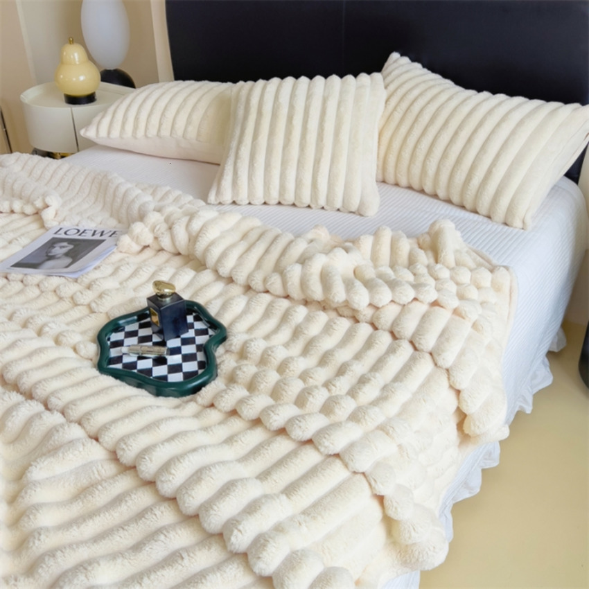 (General) Silk Veil 2025 New Rabbit Fur Plush Multi-Functional High Weight French Milk Beibei Velvet Blanket