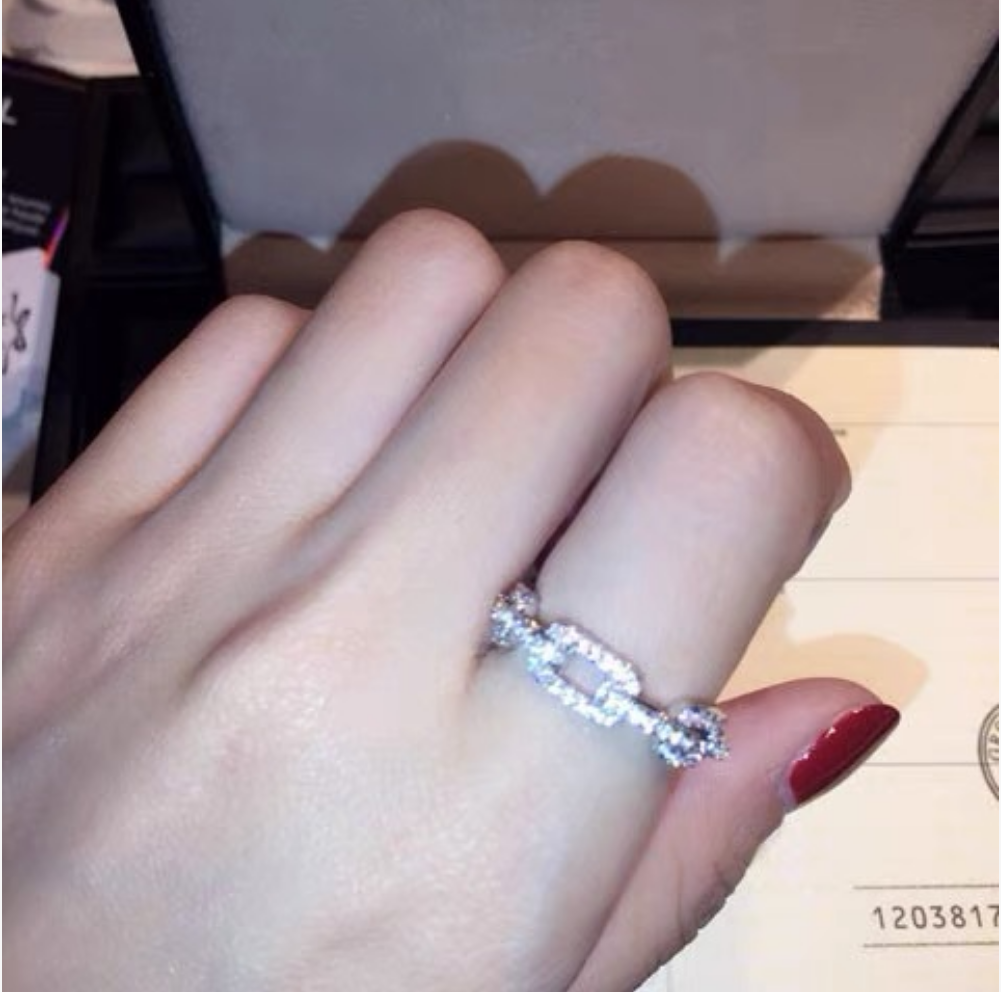 Designer Rings Band Jewelry for women men shiny Moissanite Shimmering Ring Elegant Wedding cubic zirconia Band Vacation and Holiday Gifts