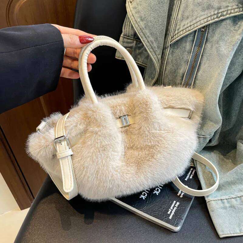 Autumn And Winter Designer Fashion Ruched Hobos Women Handbags Soft Plush Small Tote Bag Cute wing Shoulder Crossbody Bags 2025