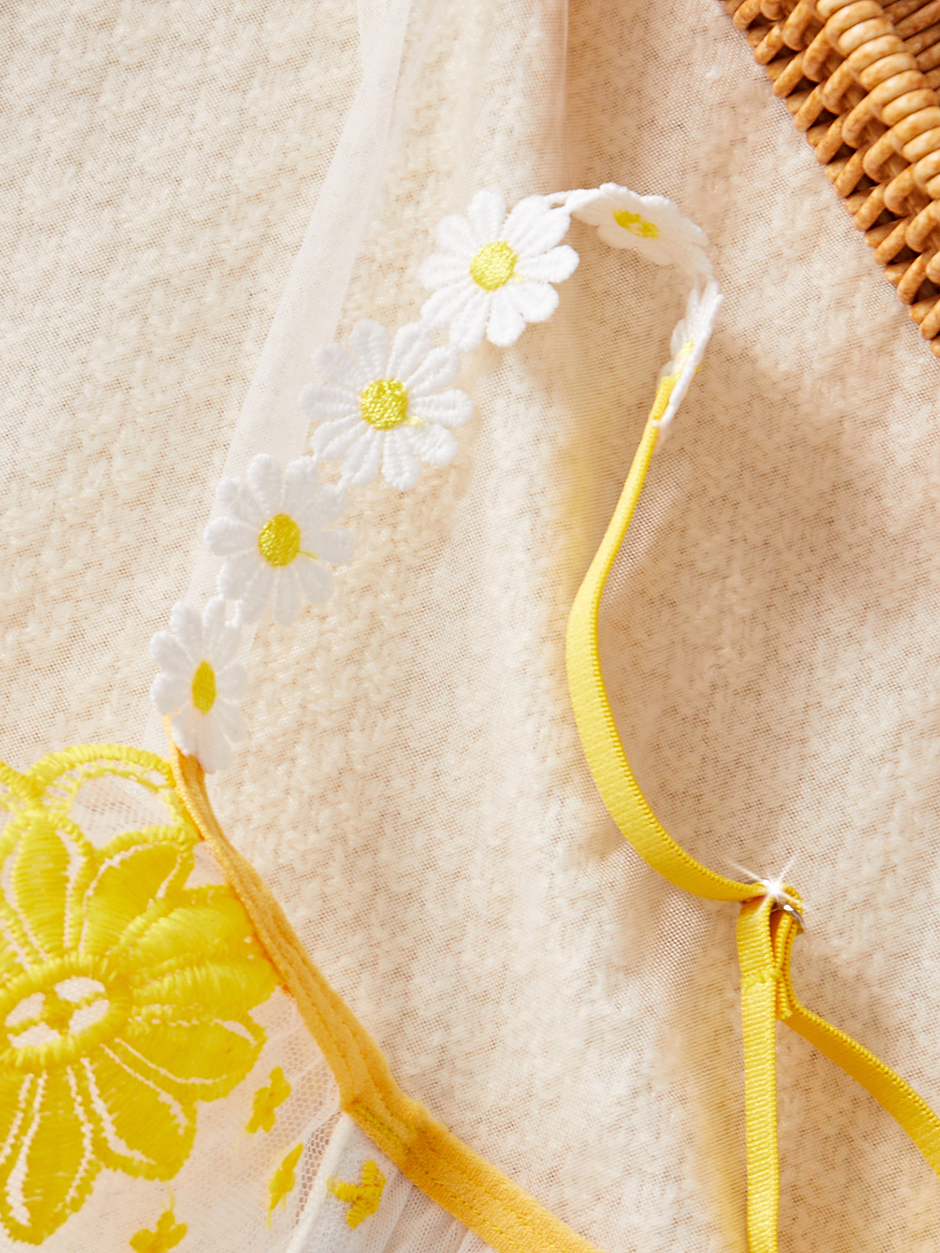 Daisy Embellished Yellow White Lingerie Set Floral Embroidery, Sheer Mesh Adjustable Straps Romantic Bedroom Special Occasion Lingerie