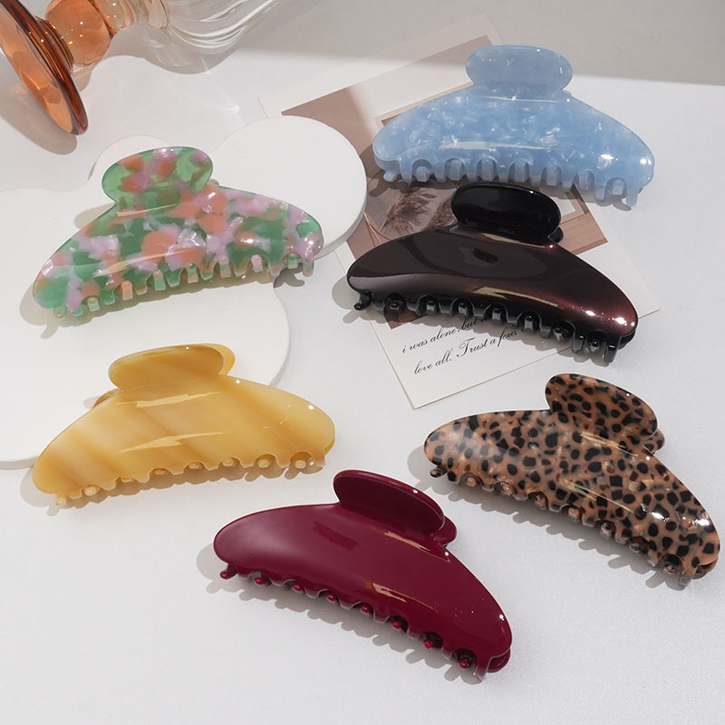 Zanbya's new large-sized hairpin - elegant and luxurious oval-shaped hairpin with a soft grip for women