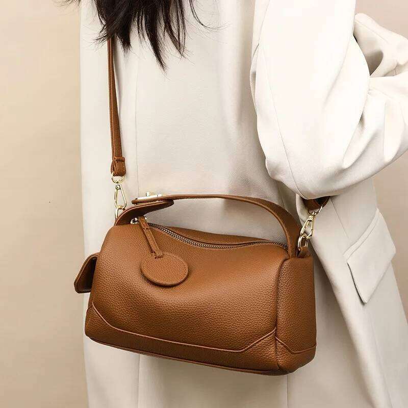 Women's Versatile Handbag Large Capacity Commuting Light Soft Niche Pillow Retro Style Hand-Held Crossbody Bag For Women