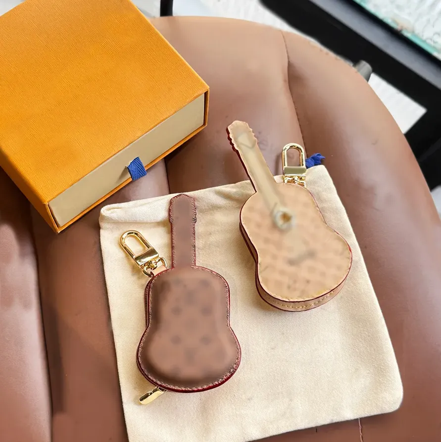 Keychains Lanyards Designer keychain Guitar shaped keychain Fashion printed keychain High-quality leather keychain Bag charm pendant wallet keychain top 1