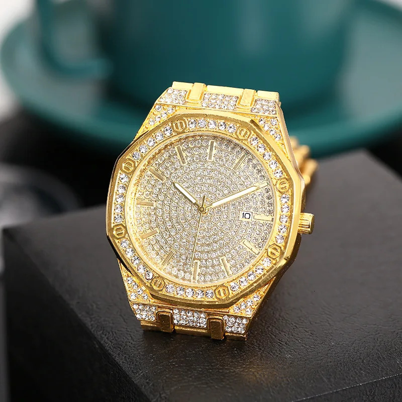 Unisex Full Sky Star Watch Four-Color Alloy Screw-Embedded Diamond Fashion Calendar Timepiece 250819