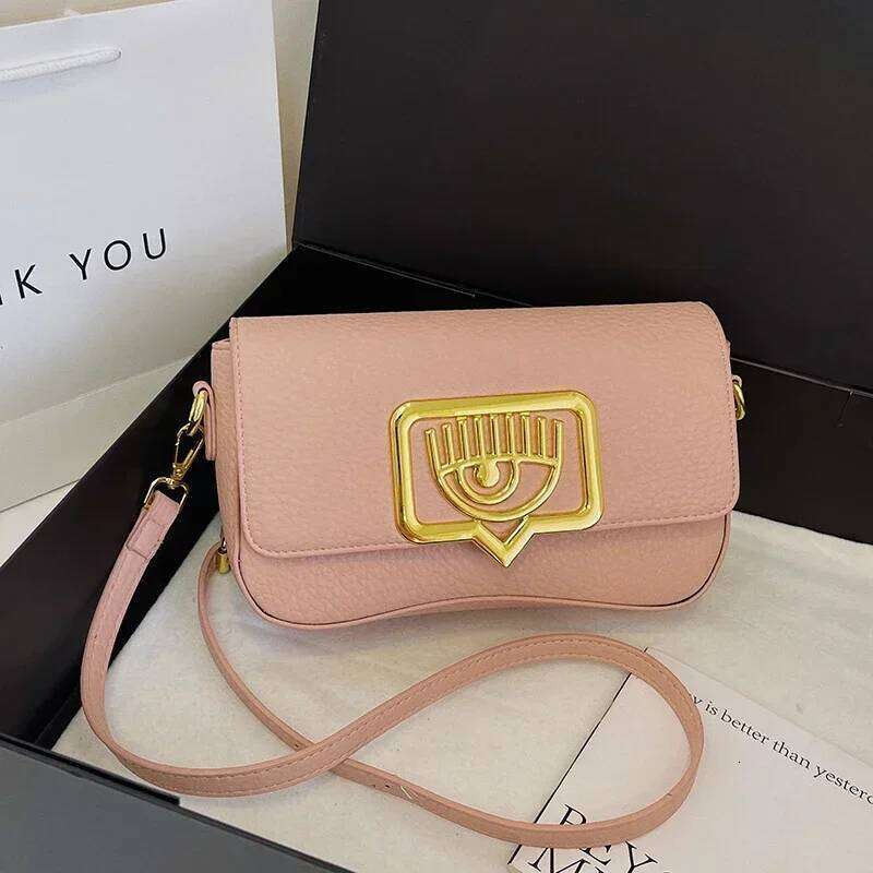 Elegant Classic Leather Messenger Purse Bag For Women With Commuter Style And Large Capacity Vintage