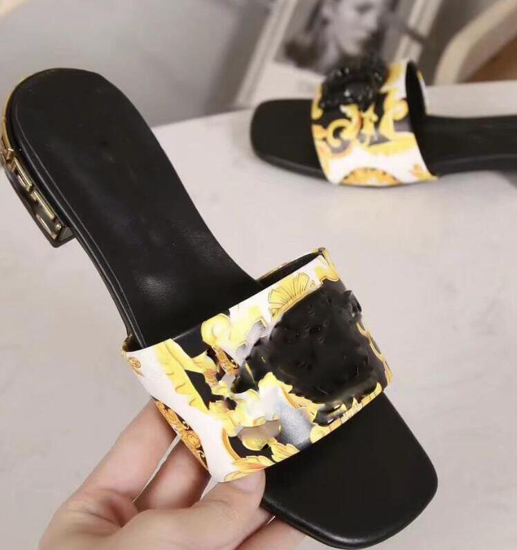 Designer Slippers Flat Shoes Leather Sandals Ladies Beach Sandals