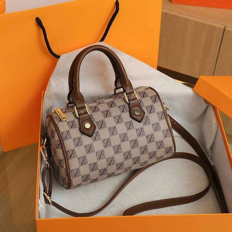 Fashionable Leather Tote With Letter - Vintage Crossbody Purse For Women, Trendy Paris Designer Shopper Bag Large