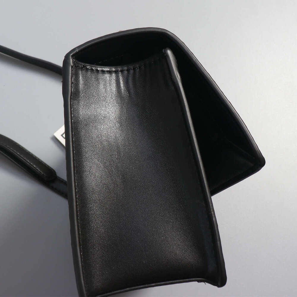 American Style New Small Shoulder Bag With Chain Leather Buckle Strap B5