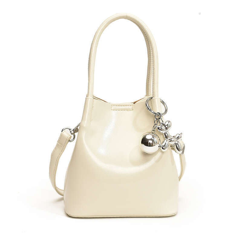 Korean INS Fashion Handheld Bucket for Women 2025 Summer Trend Simple New Single Shoulder Versatile Underarm Bag