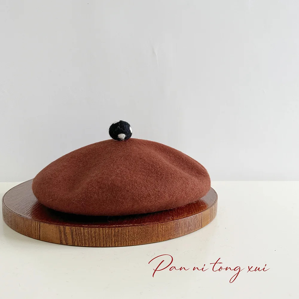 Korean Version Hairball Wool Blend Beret Women Autumn Winter Versatile Woolen Knitted Painter Hat Female Sweet Retro Cap 250819
